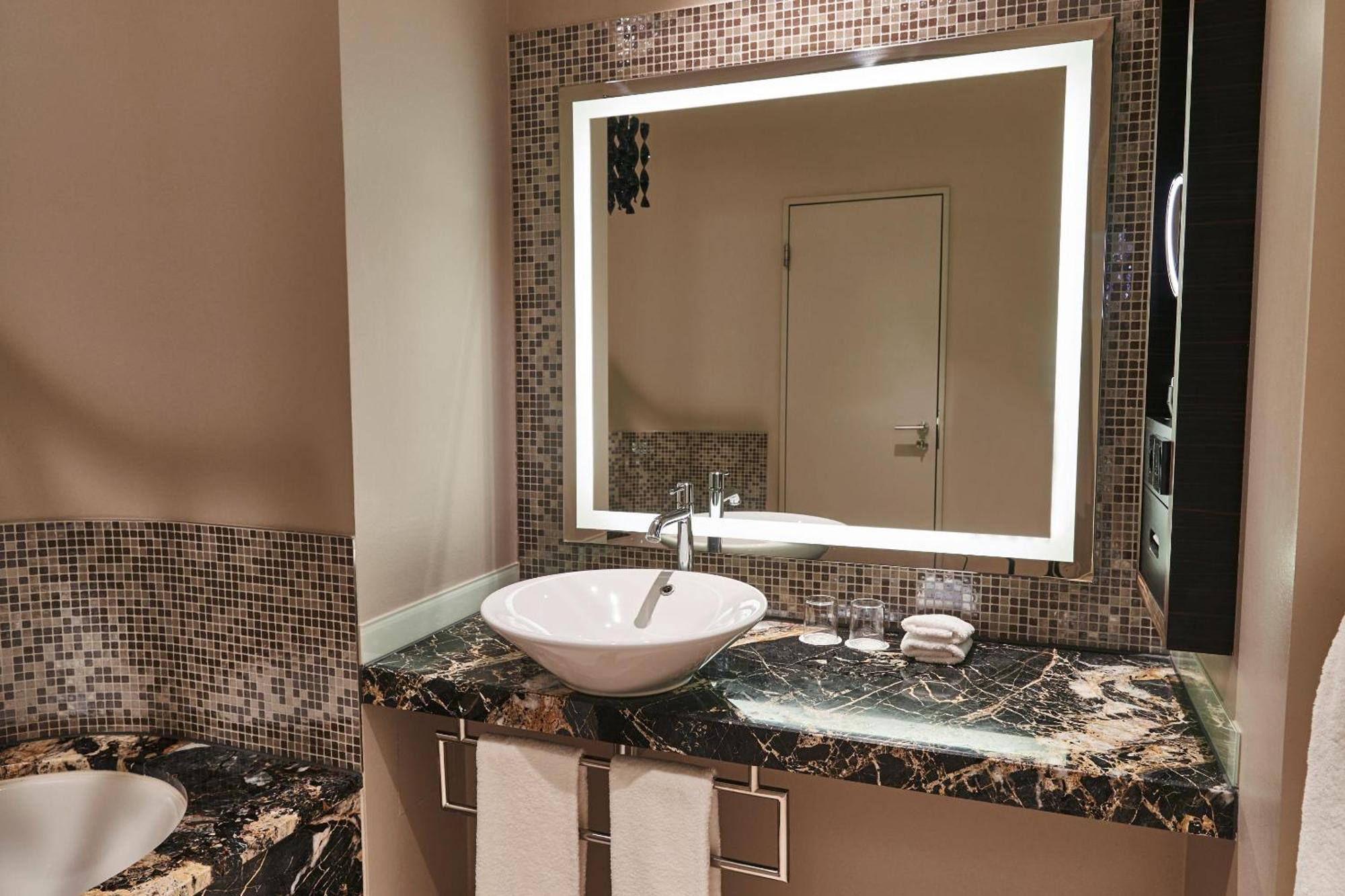 Superior Double or Twin Room,1276900687:JPEG